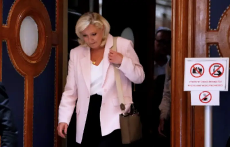 Marine Le Pen condamnée à 3 ans de prison dont 2 avec sursis en appel