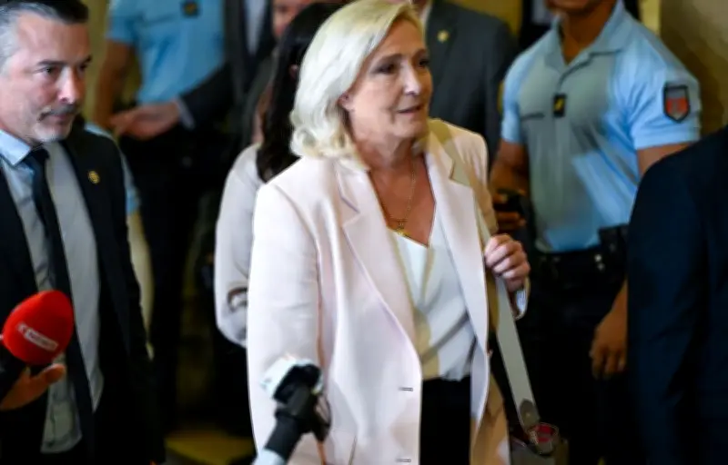 Marine Le Pen condamnée en appel : inéligibilité réduite, bracelet électronique