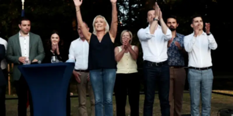 Marine Le Pen et Jordan Bardella affichent leur unité à Liévin
