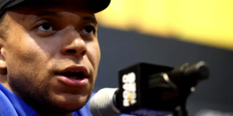 Mbappé dénonce les propos racistes d'une sénatrice paraguayenne