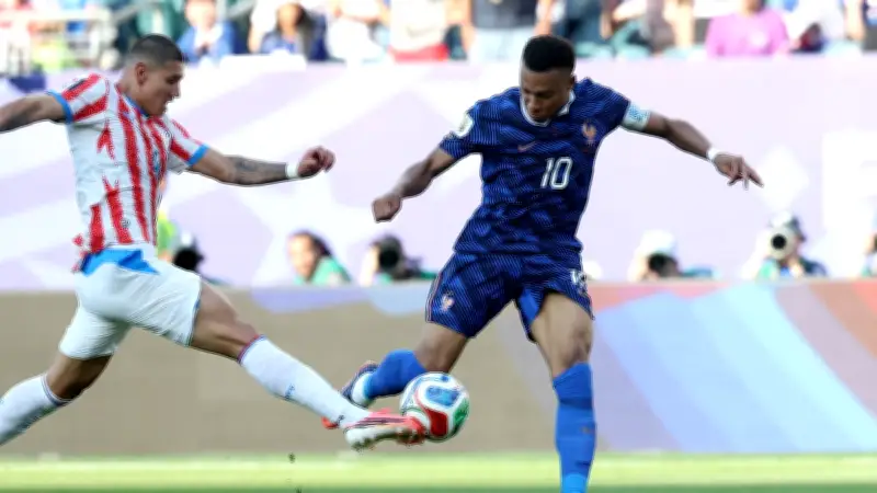 Mbappé : 'On sait faire le sale football aussi' après la victoire face au Paraguay