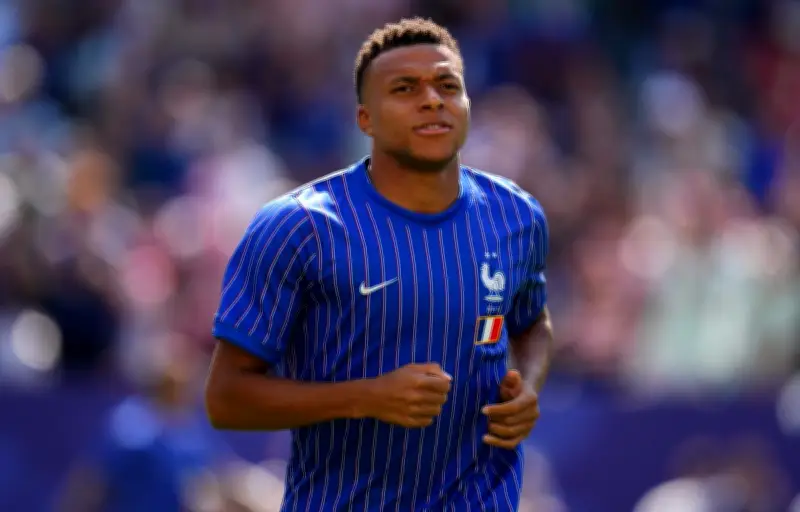 Mbappé répond à une sénatrice paraguayenne après des insultes racistes