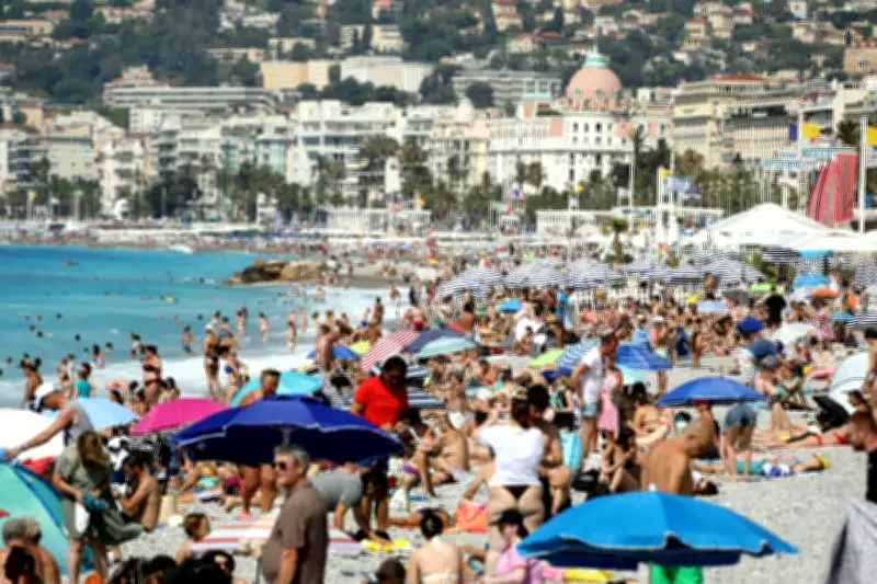 Méditerranée à 27°C : comment la mer chaude accentue les nuits tropicales sur la Côte d'Azur