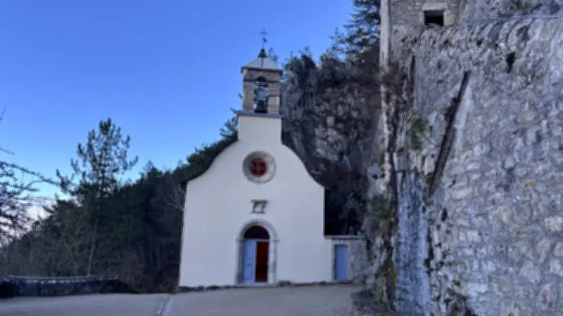 Mende reçoit le prix départemental des Rubans du patrimoine pour l'ermitage Saint-Privat
