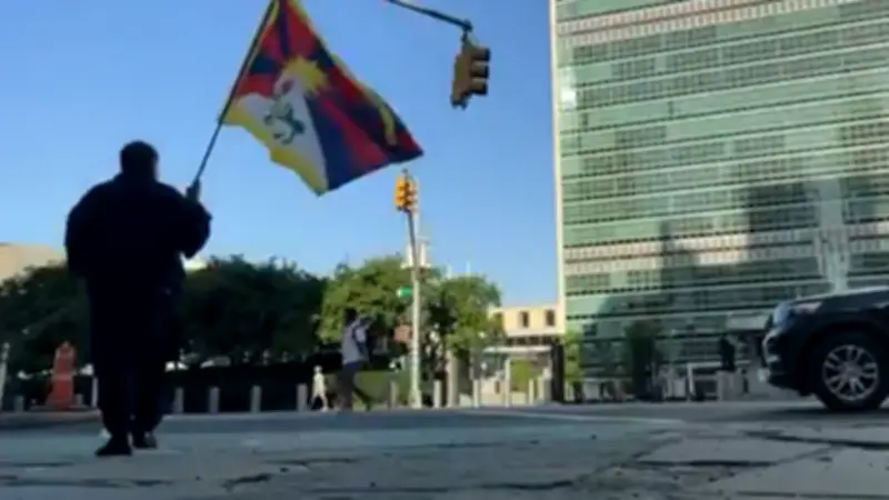 Militant tibétain meurt immolé par le feu devant l'ONU à New York