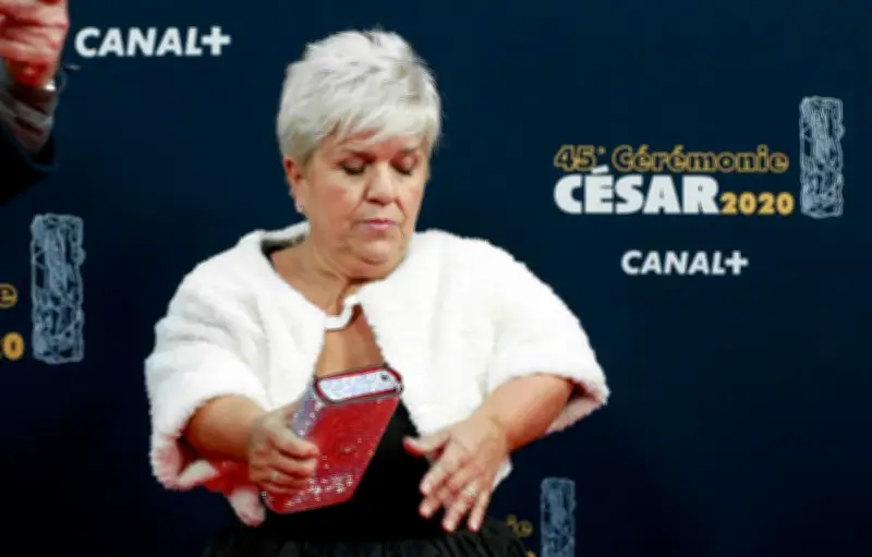 Mimie Mathy prudente sur l'affaire Patrick Bruel : "Laissez faire la justice"