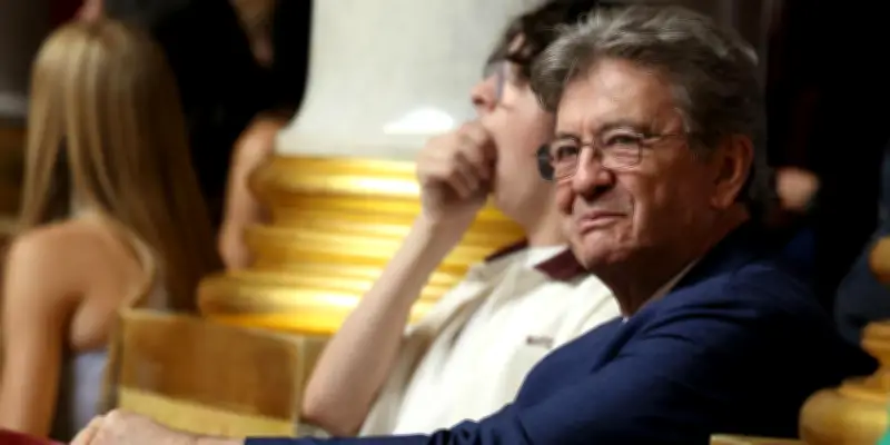 Mélenchon propose des écorégions pour 2027