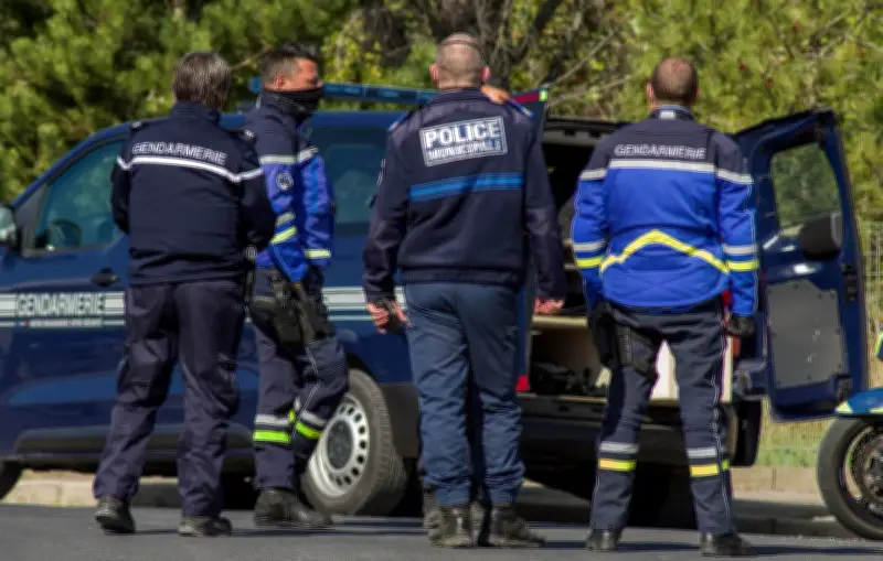 Mère et fils interpellés pour une escroquerie de 1,5 million d'euros en cryptomonnaie à Cavalaire