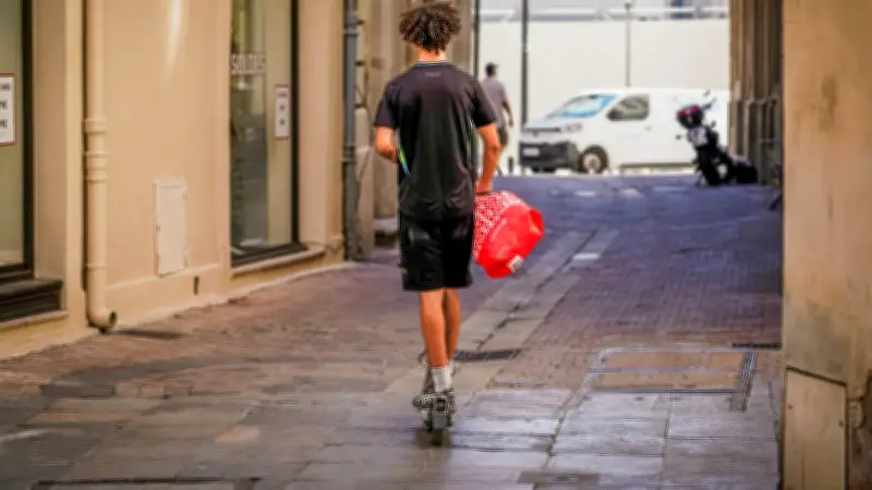 Nîmes interdit les trottinettes électriques dans le centre-ville piéton
