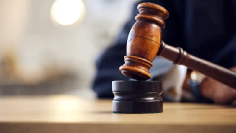 Parents inculpés pour la mort de leur fils de 7 ans obèse de 116 kg