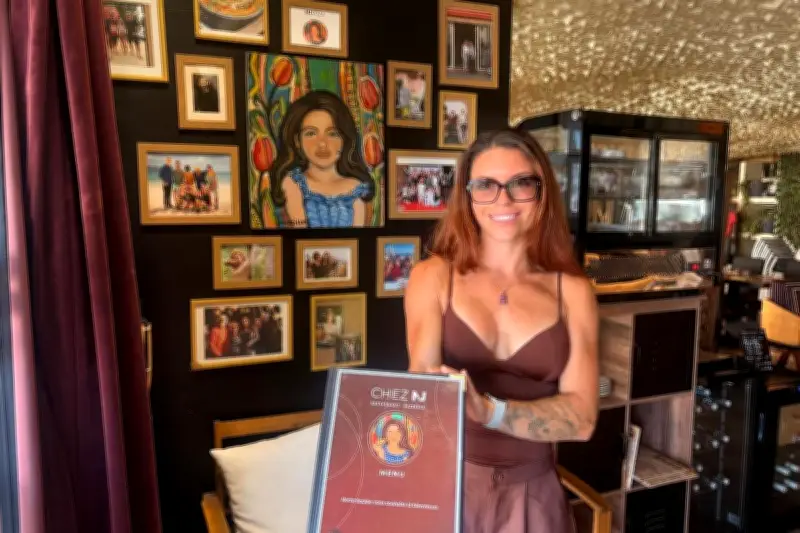 Pizzas noires healthy au charbon végétal : la nouvelle offre d'Angélique Mastio à Cannes