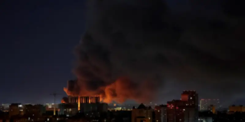 Plusieurs explosions secouent Kiev et Kharkiv en Ukraine