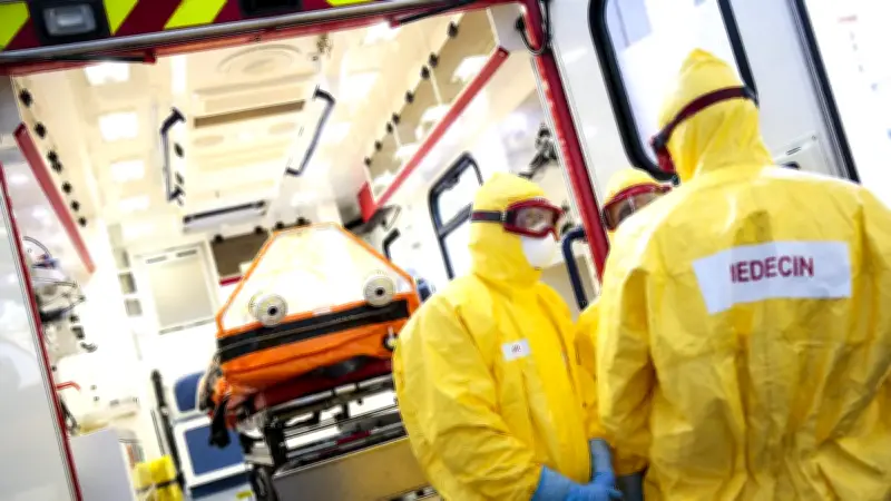 Premier cas d'Ebola en France : le médecin guéri est sorti de l'hôpital
