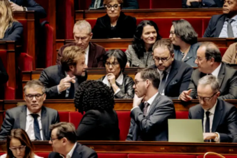 Primaire PS: Faure vs Vallaud, les affaires continuent