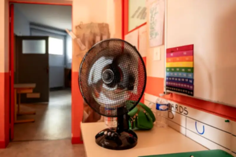 Professeurs en tongs : le refus de faire semblant face à la canicule