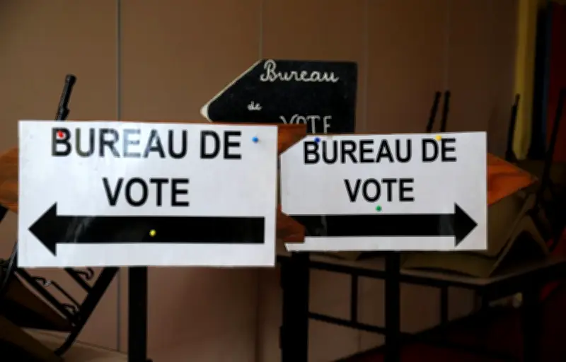 Présidentielle : les dates des 18 avril et 2 mai font polémique