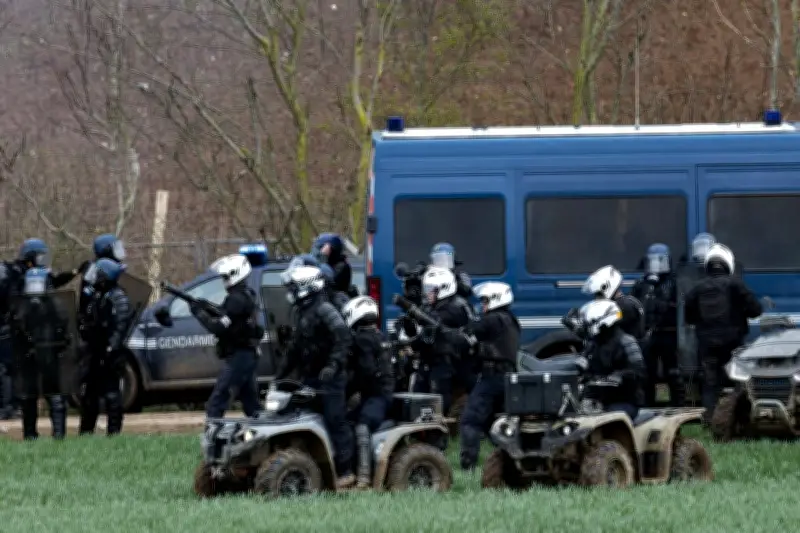 Sainte-Soline : la Défenseure des droits épingle la hiérarchie des gendarmes