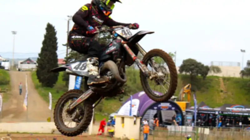 Supercross : spectacle et adrénaline à Saint-Thibéry le 11 juillet