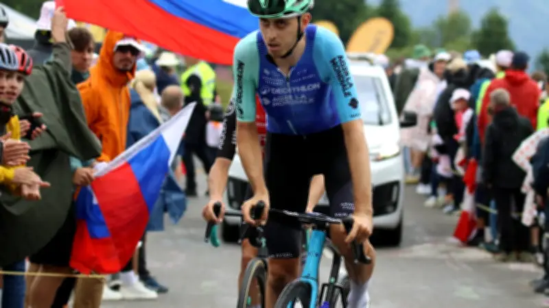Tour de France : Clément Berthet abandonne après une lourde chute