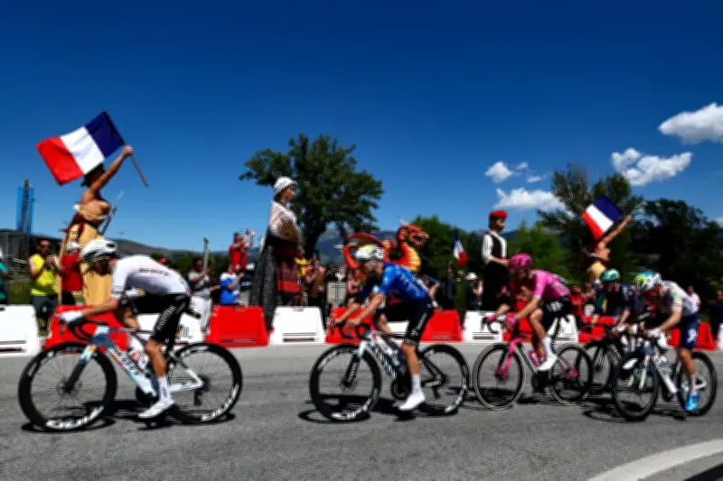 Tour de France menacé par les incendies : la course perd la fête