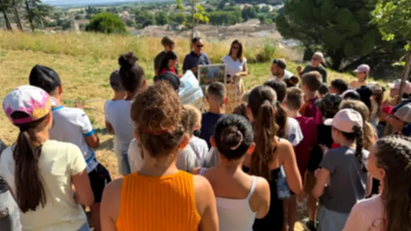 Trois arbres plantés pour les CM2 de Beauvoisin au Pic des Ânes