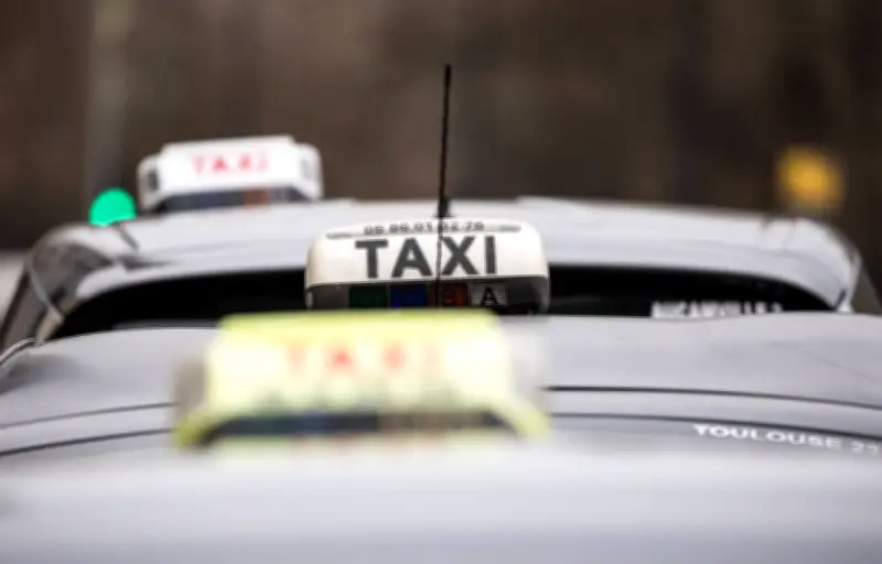 Uber condamné pour parasitisme envers les taxis parisiens