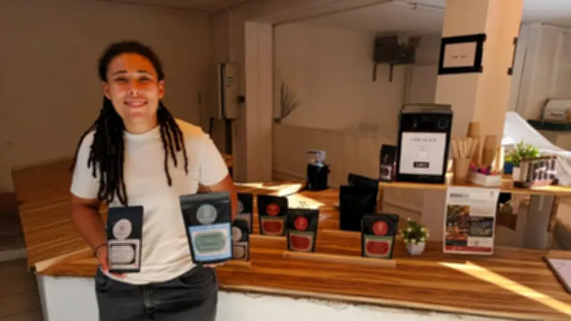 Une jeune torréfactrice s'installe aux halles Marty de Valras-Plage