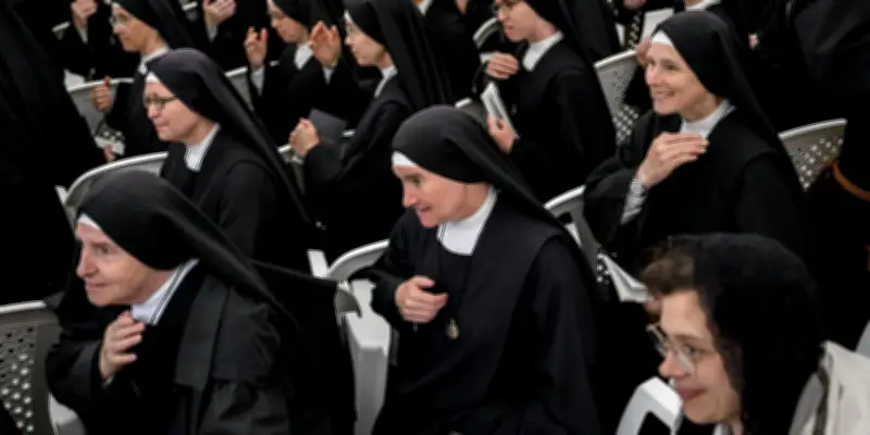 Vatican excommunie six évêques traditionalistes de la Fraternité Saint-Pie-X