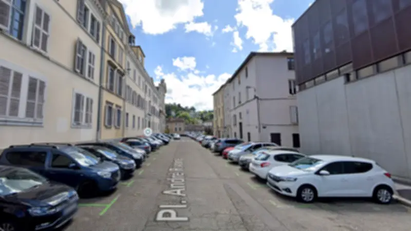 Vienne : il réclame son loyer et reçoit une balle dans le dos