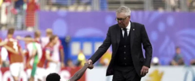 Vinícius Jr défend son choix de penalty et Ancelotti cible des critiques