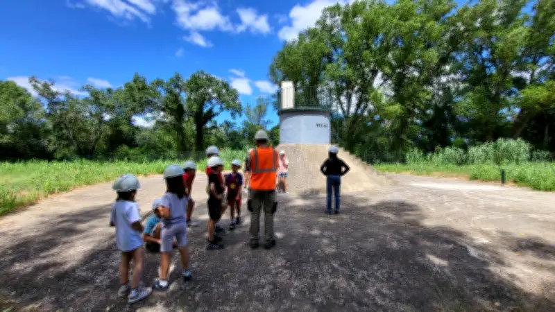 Visite éducative à la station de pompage pour les enfants du centre de loisirs