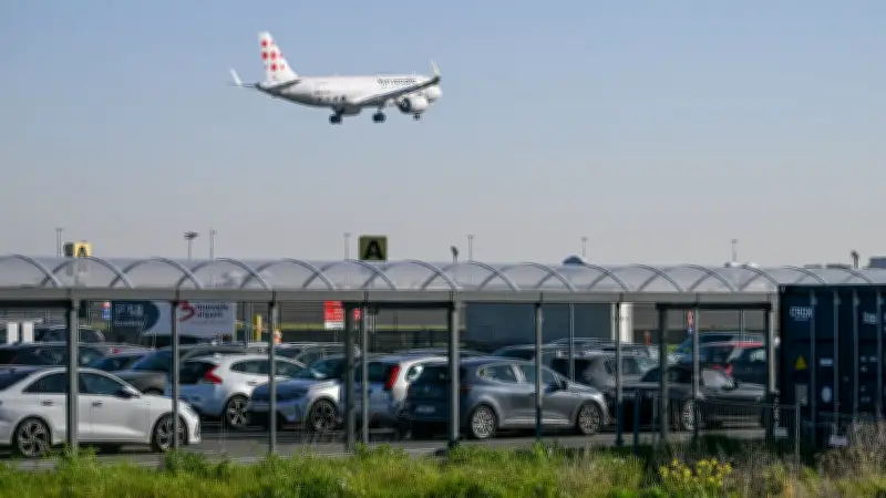 Voiture abandonnée 6 ans à l'aéroport : 60 000 € de parking