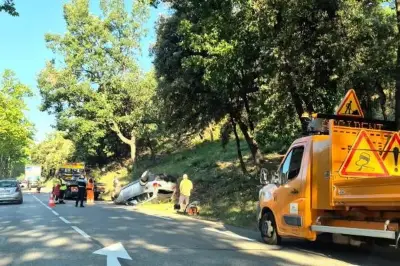 Accident spectaculaire sur la RDN7 : une voiture sur le toit