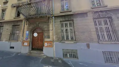 Adolescent canadien retrouvé mort dans un lycée à Lyon