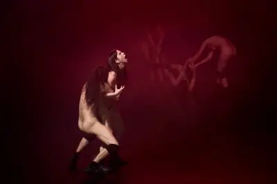 Carolina Bianchi : une performance crue et féministe au Festival d'Avignon