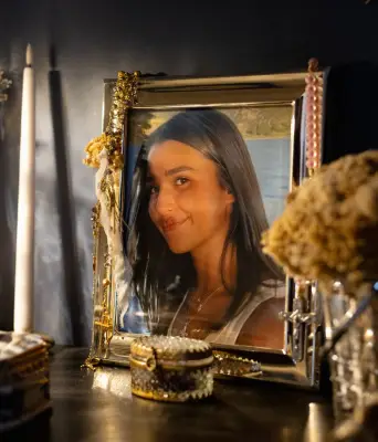 Chloé Aldrovandi : sa mère dénonce l'emprise mafieuse en Corse