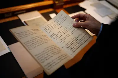 Fonds Albert Camus : 9 millions d'euros pour 250 boîtes de manuscrits