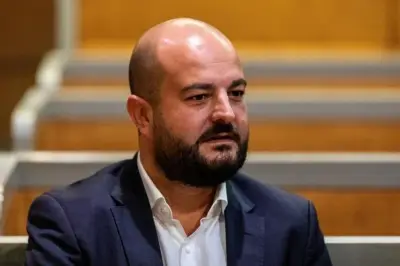 Fréjus : le maire RN attaque la presse, un réflexe d'extrême droite