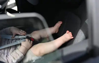 Marseille : le syndrome du bébé oublié en voiture inquiète le SAMU