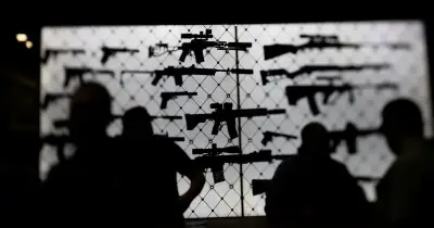 Trump démantèle 34 mesures sur les armes à feu aux États-Unis