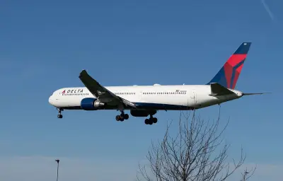 Un avion de Delta touché par un feu d'artifice à Chicago, aucun blessé