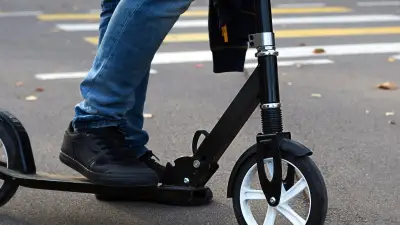 Un boulanger meurt en trottinette après avoir percuté un chevreuil