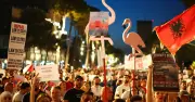 Albanie : la «révolution des flamants roses» contre le projet Trump