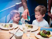 Fini les menus enfants imposés : des restaurants s'adaptent aux goûts des petits