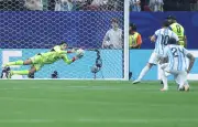 Messi rate un nouveau pénalty : faut-il lui interdire les tirs au but ?