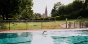 Piscines publiques : visualisez les inégalités d'accès en France