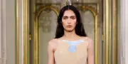 Standing Ground : premiers pas maîtrisés dans la haute couture