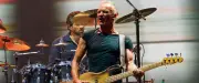 Sting offre un concert intimiste à Nîmes devant un public conquis