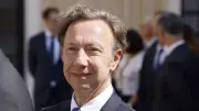 Stéphane Bern : « Les pouvoirs publics n’ont pas mesuré l’émotion » après le vol au Louvre