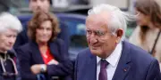 Voiture de fonction de Raffarin impliquée dans une collision : enquête ouverte